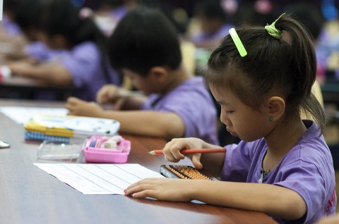 Dorong Anak Tetap Tuntut Ilmu